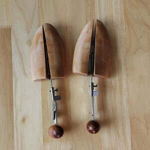 🌳Wooden Shoe Trees/Shoe Stretchers/ Expanders. Size 4. Vintage.